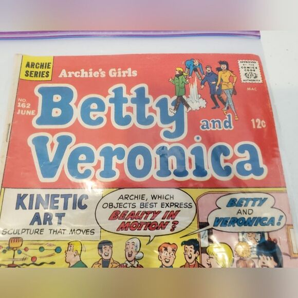 Archie's Girls Betty and Veronica Comic Book - Picture 2 of 3